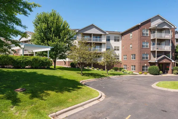 $189,000 | 2231 North Penn Place, Unit 209, North St. Paul, MN 55109