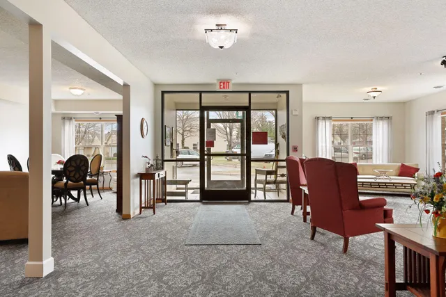 $199,000 | 2231 North Penn Place, Unit 209, North St. Paul, MN 55109