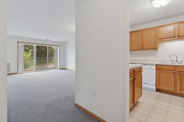 $199,000 | 2231 North Penn Place, Unit 209, North St. Paul, MN 55109