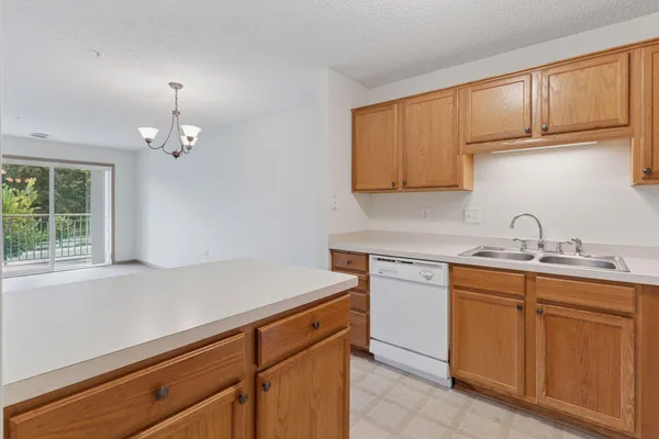 $189,000 | 2231 North Penn Place, Unit 209, North St. Paul, MN 55109