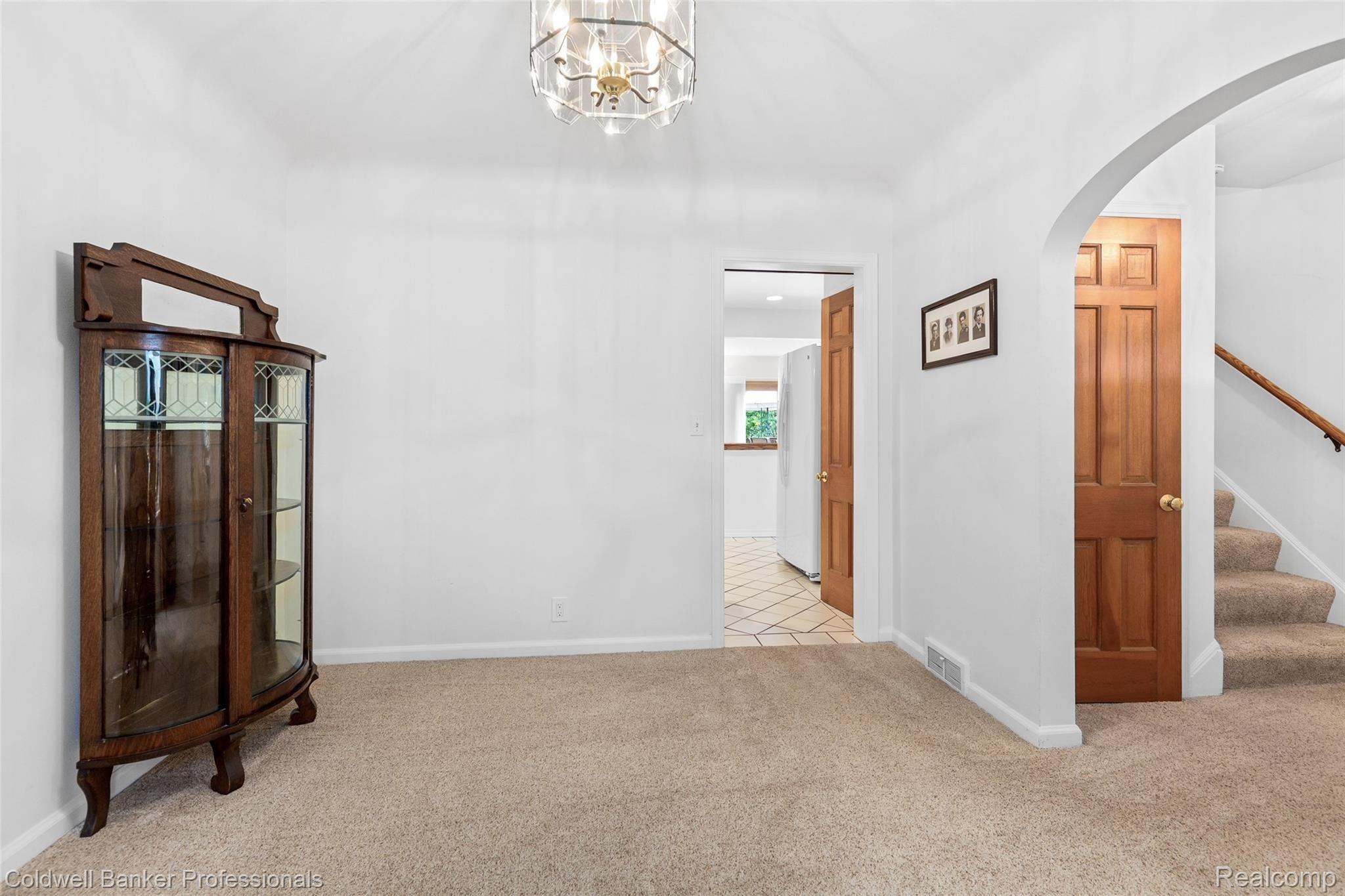 2321 West Wattles Road Troy, MI 48098 - Photo 12 of 45 Dining Room 2.jpg