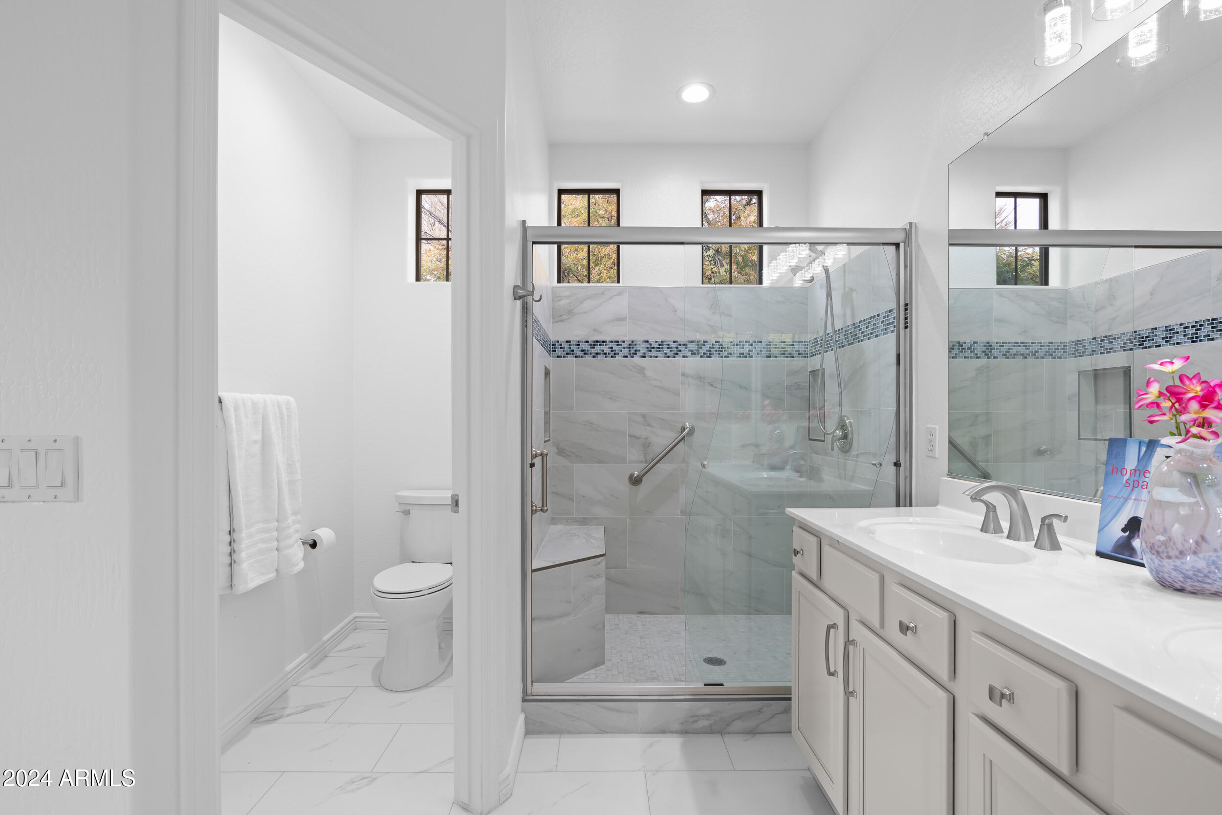 2605 West Florentine Road Phoenix, AZ 85086 - Photo 15 of 45 Elegant Shower Doors