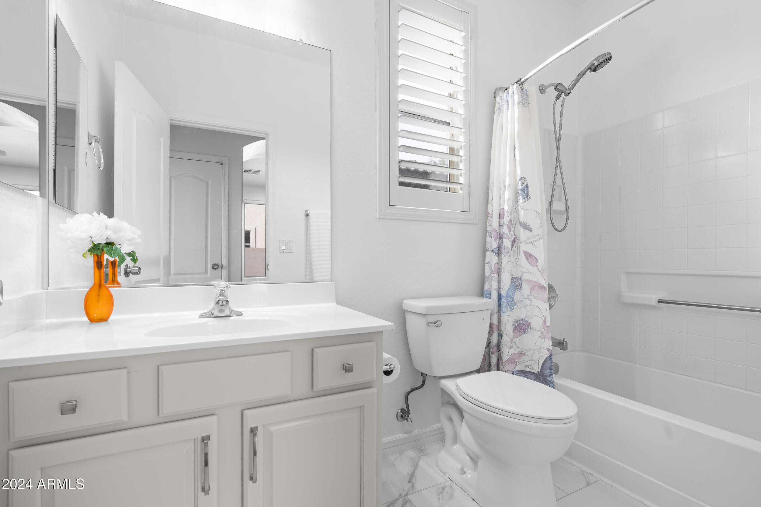 2605 West Florentine Road Phoenix, AZ 85086 - Photo 17 of 45 Beautiful Guest Bathroom