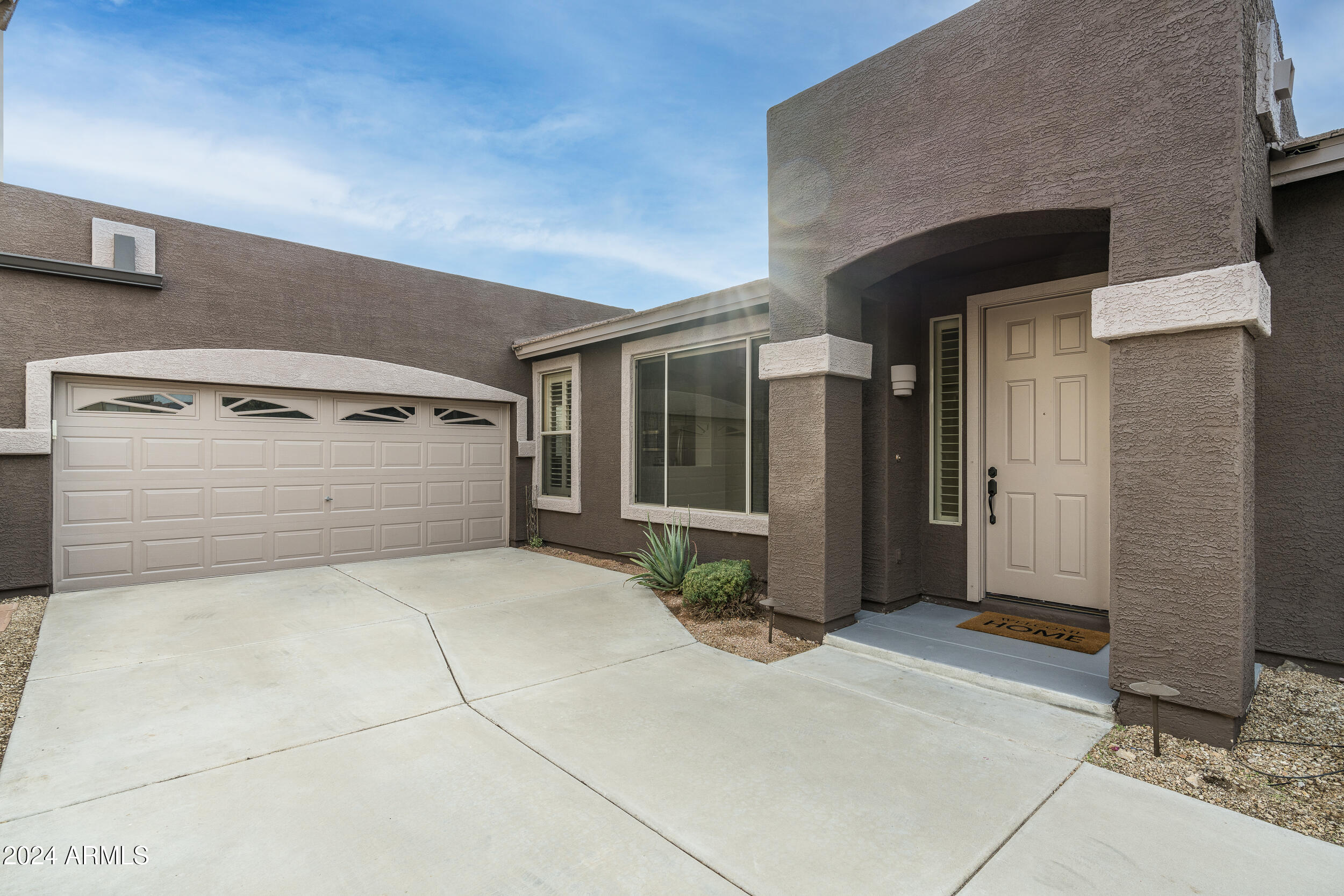 Dramatic coutyard -like Entry