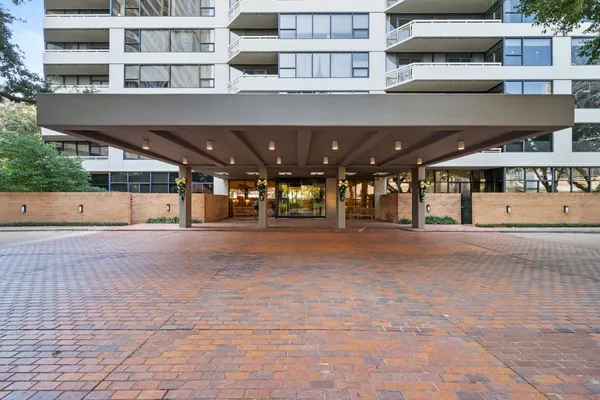 $349,999 | 14 Greenway Plaza, Unit 17Q, Houston, TX 77046