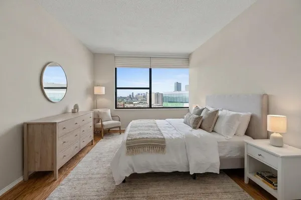 $349,999 | 14 Greenway Plaza, Unit 17Q, Houston, TX 77046