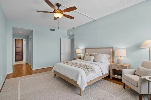 $349,999 | 14 Greenway Plaza, Unit 17Q, Houston, TX 77046