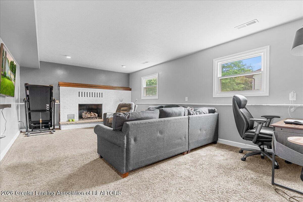 102 Wicklow Road Eaton Rapids, MI 48827 - Photo 25 of 42 15-Media Jett - 09