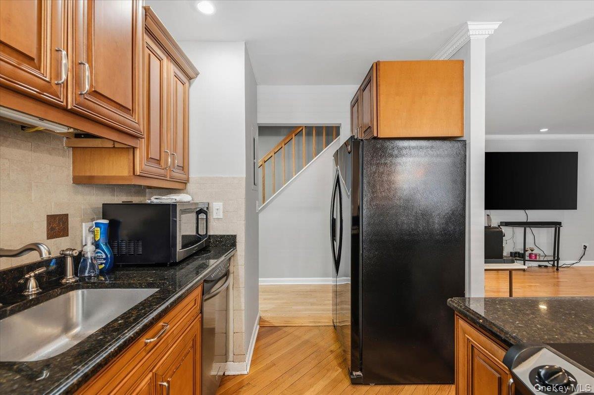425 Shore Road, Unit 2D Long Beach, NY 11561 - Photo 10 of 32 Gallery Image 10