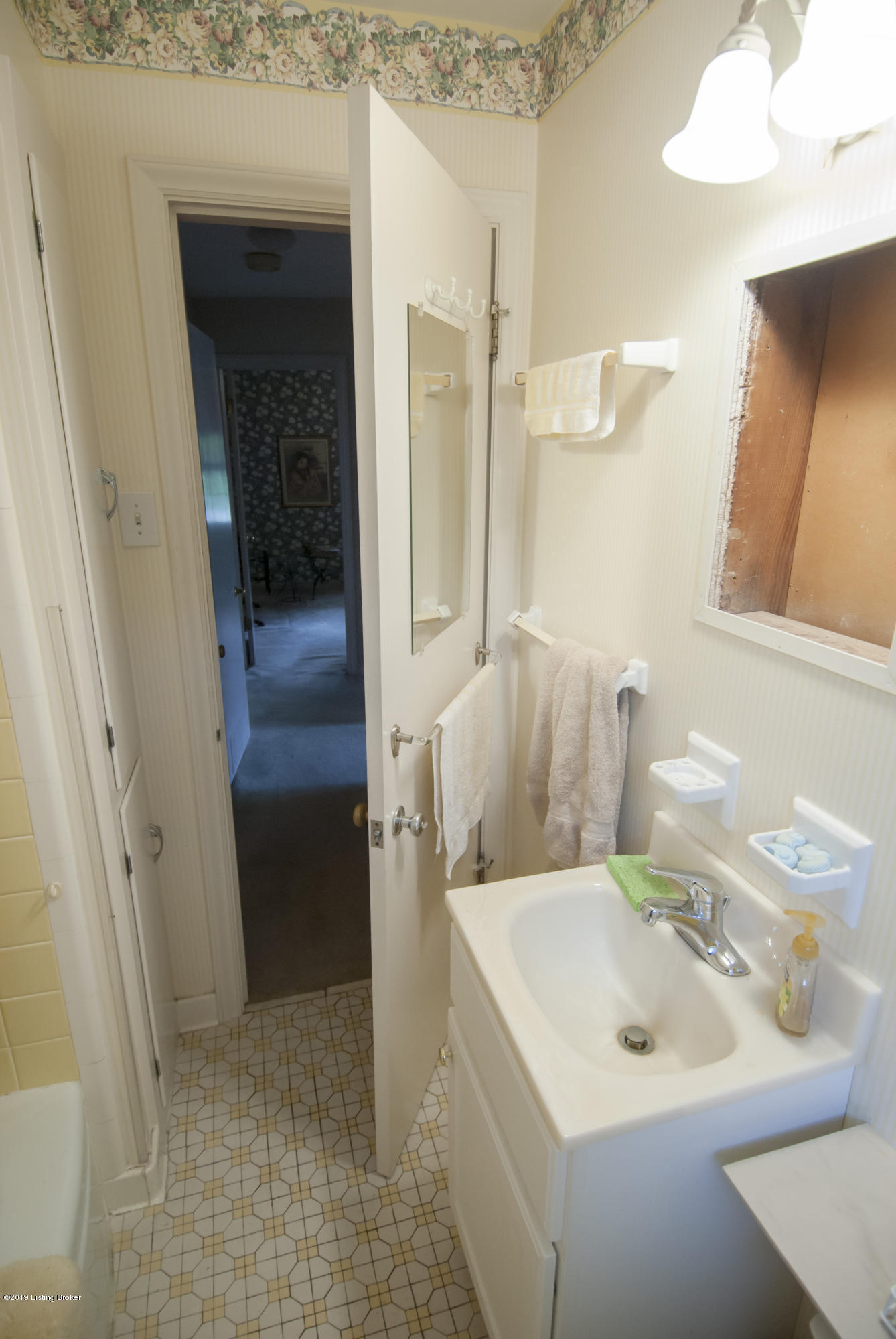 3008 Radiance Road Louisville, KY 40220 - Photo 12 of 24 14