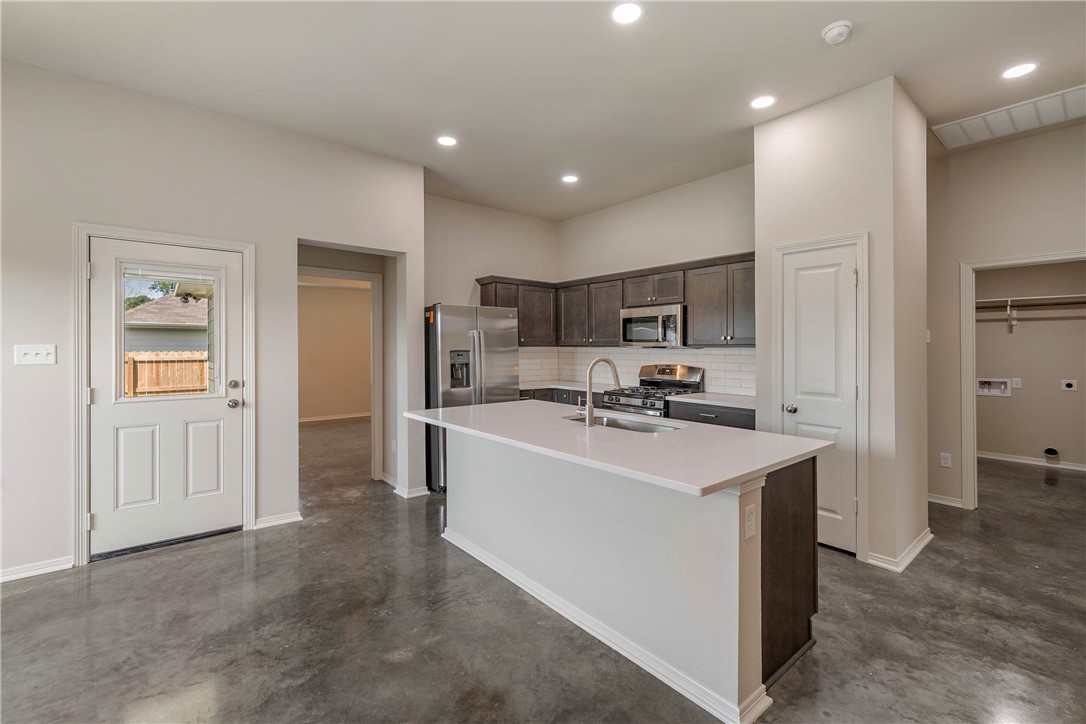 2807 Messenger Way Bryan, TX 77803 - Photo 8 of 16