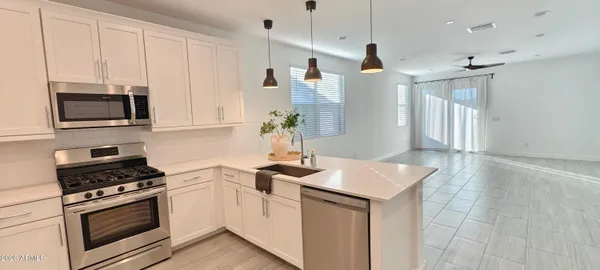 $2,248 | 31962 North 125th Avenue, Peoria, AZ 85383