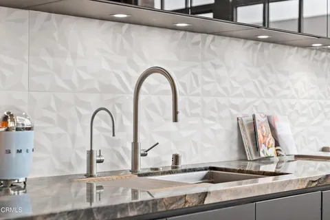 $1,849,000 | 1850 Industrial Street, Unit 211, Los Angeles, CA 90021