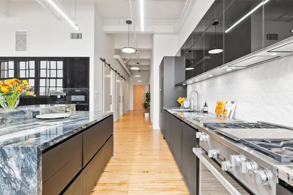 $1,849,000 | 1850 Industrial Street, Unit 211, Los Angeles, CA 90021