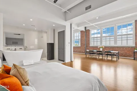 $1,849,000 | 1850 Industrial Street, Unit 211, Los Angeles, CA 90021