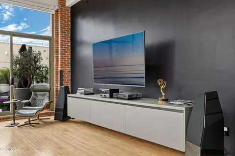 $1,849,000 | 1850 Industrial Street, Unit 211, Los Angeles, CA 90021