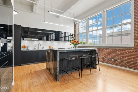 $1,849,000 | 1850 Industrial Street, Unit 211, Los Angeles, CA 90021