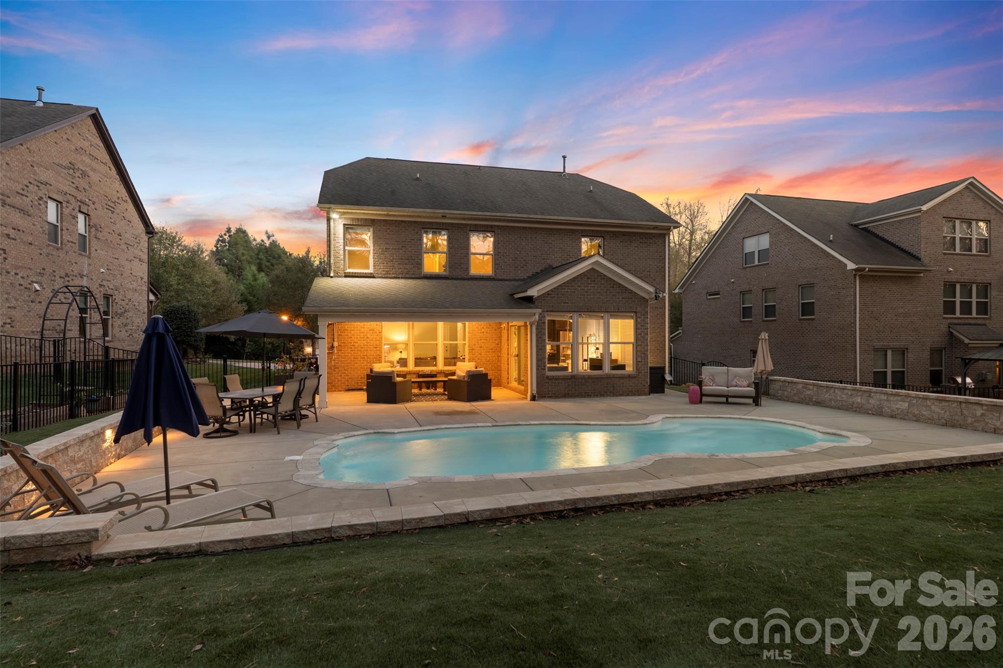 975 Rock Forest Way Fort Mill, SC 29707 - Photo 2 of 44