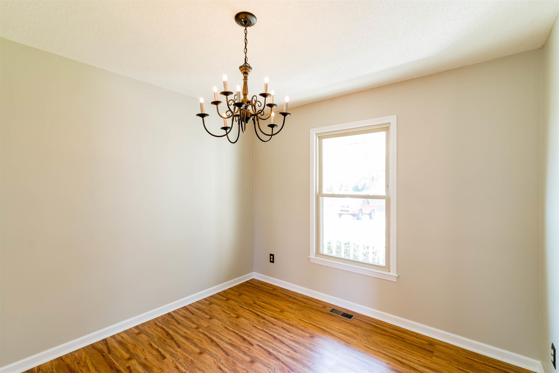 1861 Needmore Road Clarksville, TN 37042 - Photo 8 of 23 Gallery Image 8