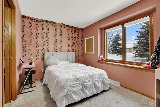 $449,900 | 363 Hickory Drive, Fredonia, WI 53021