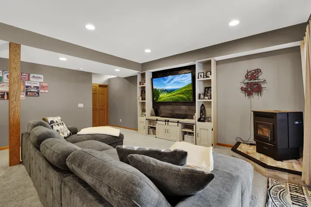 $449,900 | 363 Hickory Drive, Fredonia, WI 53021