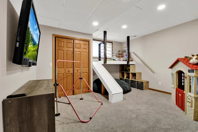 $449,900 | 363 Hickory Drive, Fredonia, WI 53021