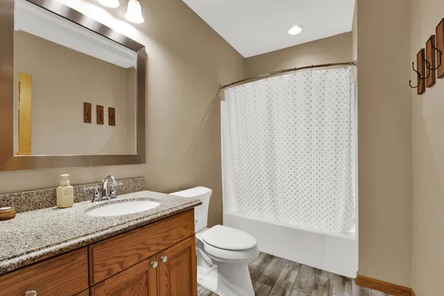 $449,900 | 363 Hickory Drive, Fredonia, WI 53021