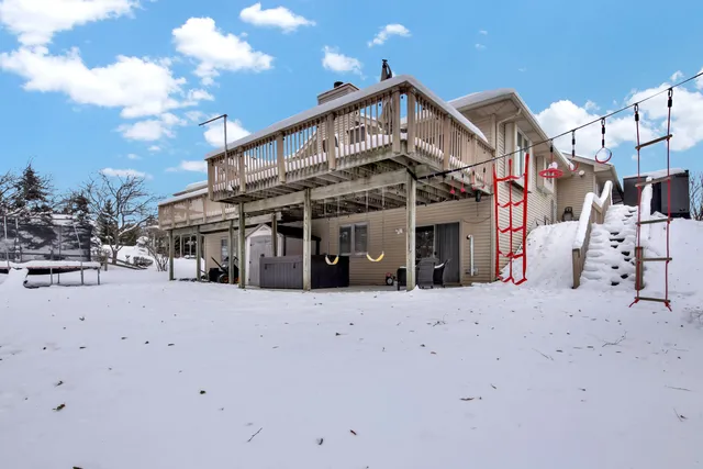 $449,900 | 363 Hickory Drive, Fredonia, WI 53021