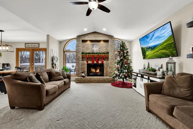 $449,900 | 363 Hickory Drive, Fredonia, WI 53021