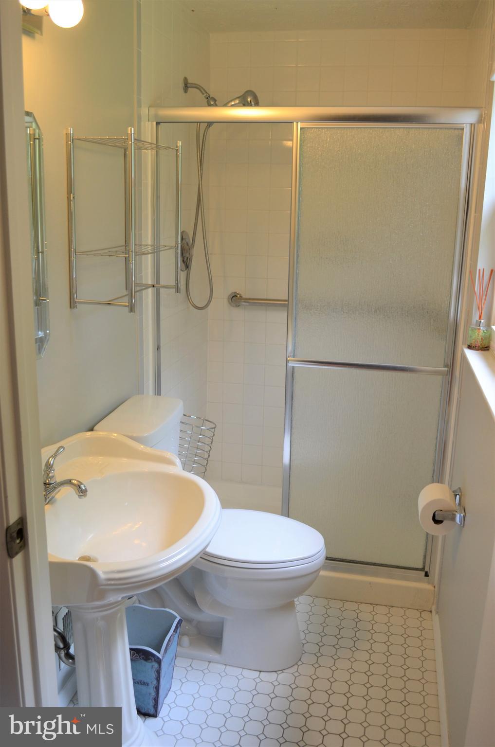6502 Wrangell Road Bowie, MD 20720 - Photo 17 of 31 Master Bath