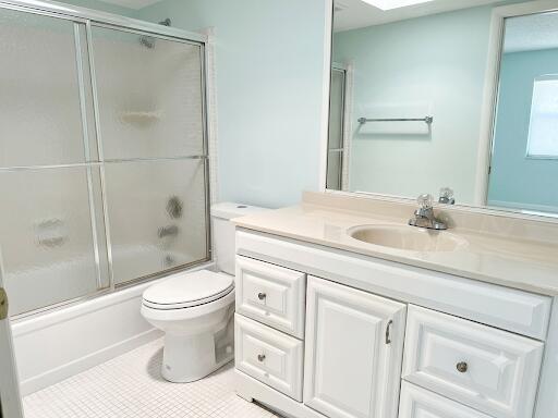 1015 Ainslie Drive Boca Raton, FL 33434 - Photo 6 of 7 Master Bathroom