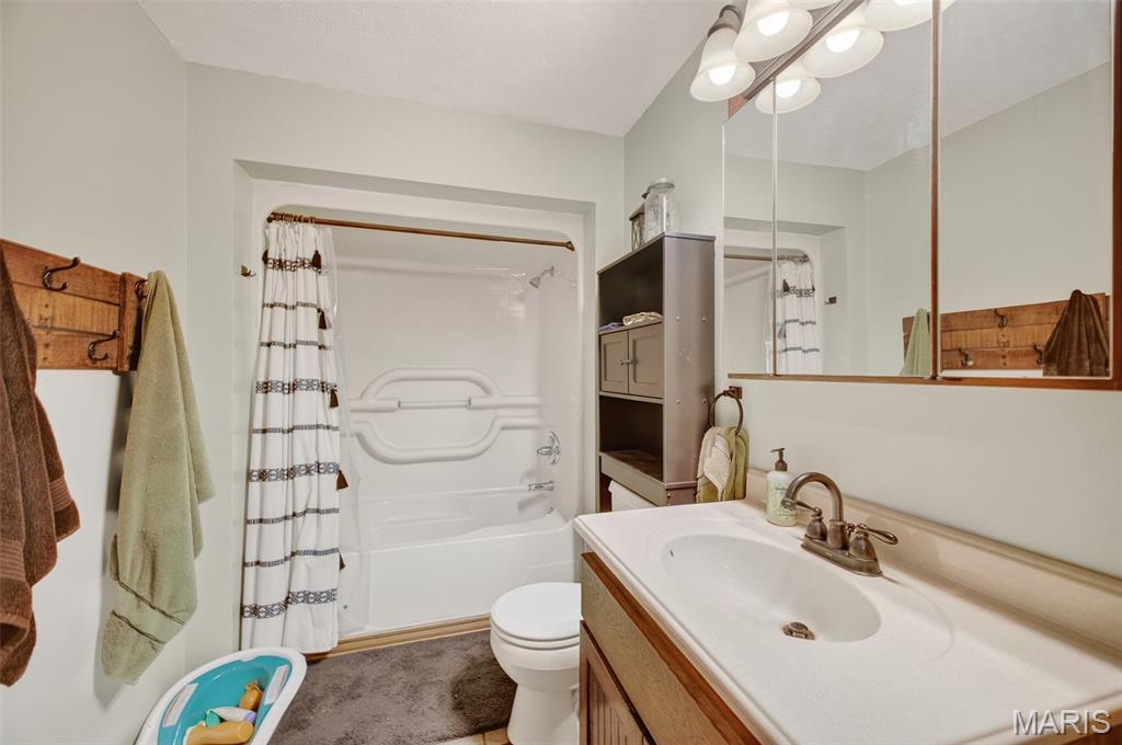 15161 Edison Road Lebanon, MO 65536 - Photo 28 of 86