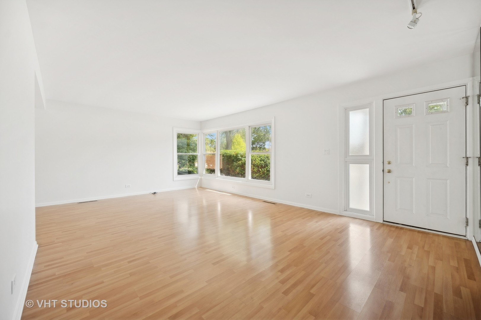 605 Romona Road Wilmette, IL 60091 - Photo 2 of 22