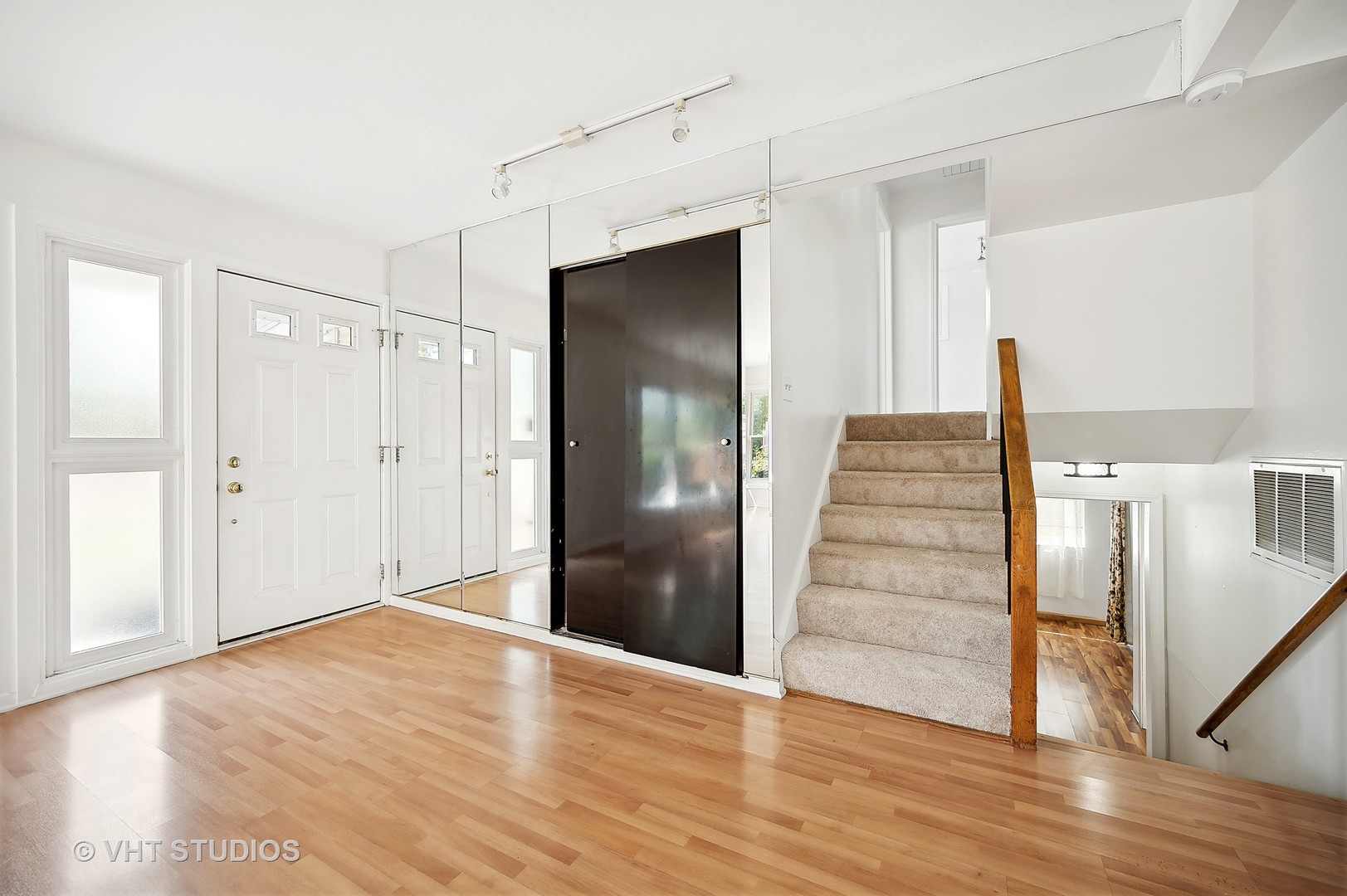 605 Romona Road Wilmette, IL 60091 - Photo 4 of 22