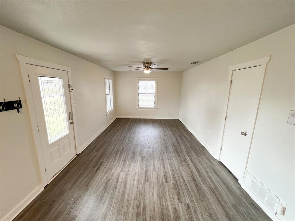 206 East 3rd Street Tolar, TX 76476 - Photo 6 of 21