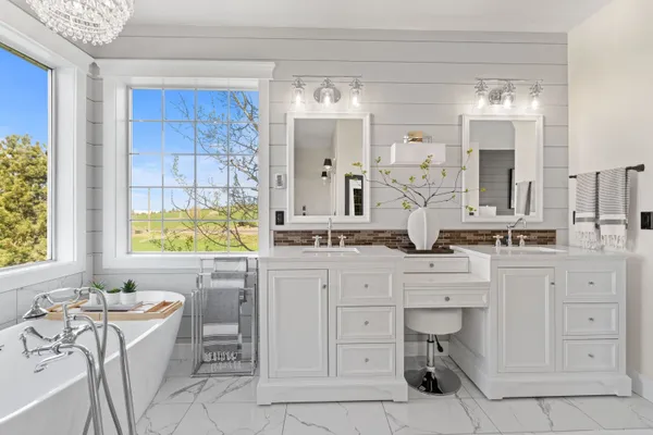 $1,675,000 | 7406 South Deerview Lane, Spokane, WA 99223