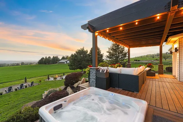 $1,675,000 | 7406 South Deerview Lane, Spokane, WA 99223