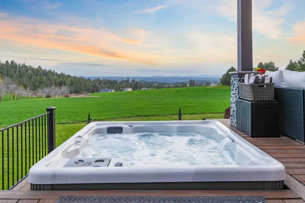 $1,675,000 | 7406 South Deerview Lane, Spokane, WA 99223