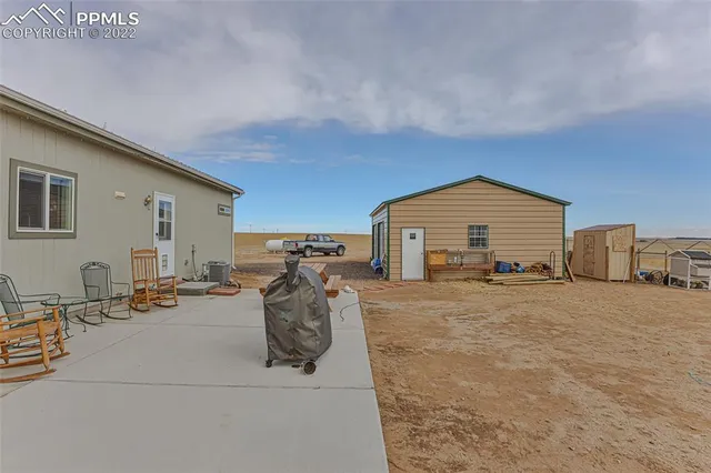 a house view with a outdoor space