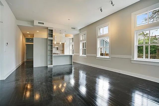 $2,400 | 913 Jena Street, Unit 2, New Orleans, LA 70115