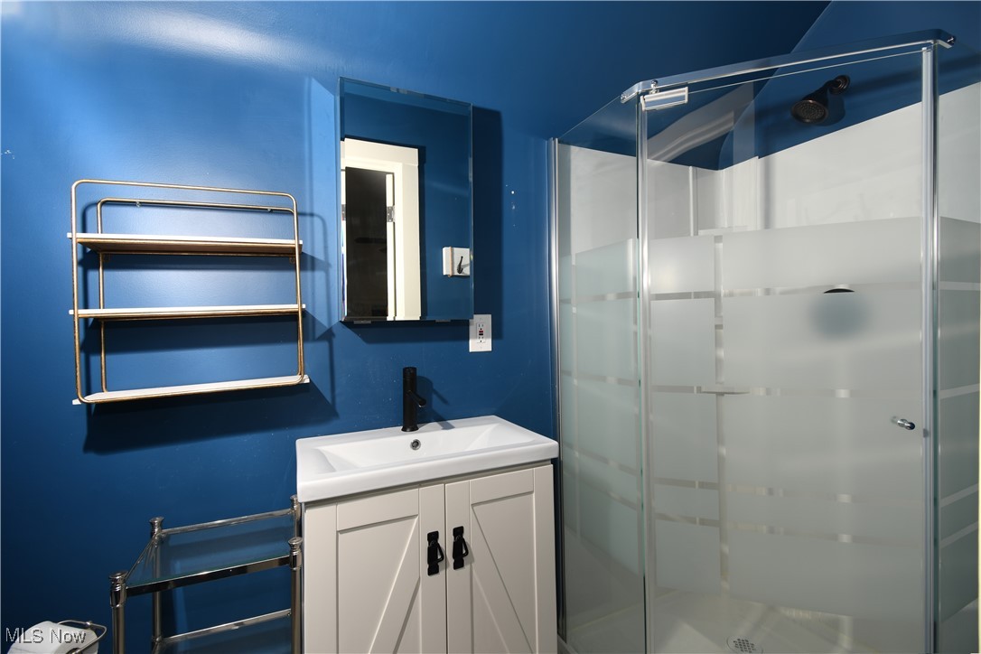 355 Jaycox Road Avon Lake, OH 44012 - Photo 23 of 29 Bathroom upstairs