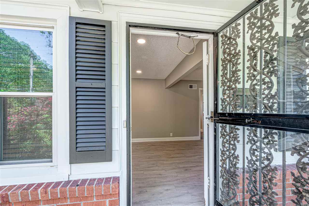 1655 Sea Isle Road Memphis, TN 38117 - Photo 3 of 25