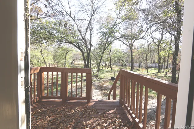 $1,750 | 76 Post Oak Road, La Vernia, TX 78121