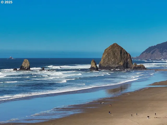 $899,000 | 3524 Pacific Avenue, Cannon Beach, OR 97110