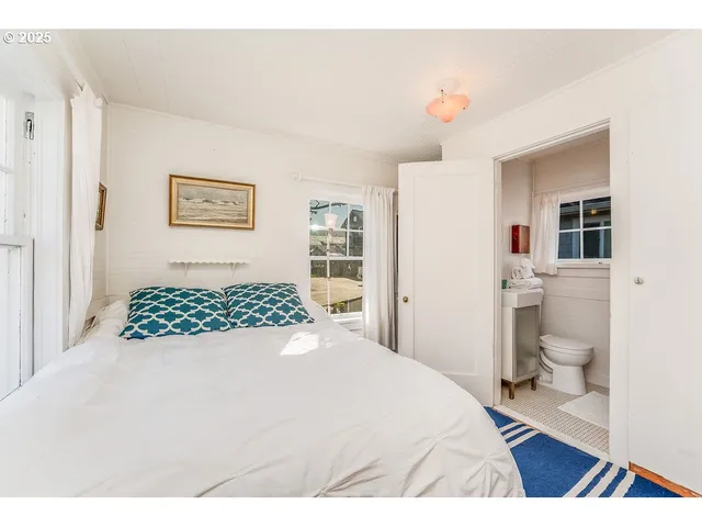 $899,000 | 3524 Pacific Avenue, Cannon Beach, OR 97110