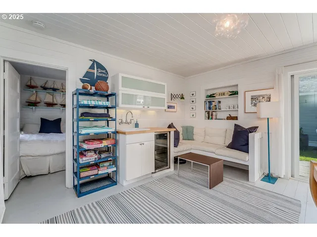 $899,000 | 3524 Pacific Avenue, Cannon Beach, OR 97110