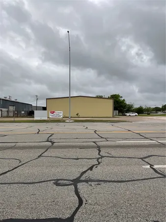 $999,000 | 3201 Texas Avenue, La Marque, TX 77568