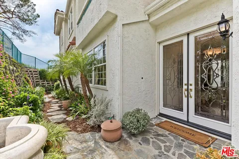$1,650,000 | 2048 Palisades Drive, Pacific Palisades, CA 90272