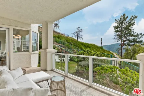 $1,650,000 | 2048 Palisades Drive, Pacific Palisades, CA 90272