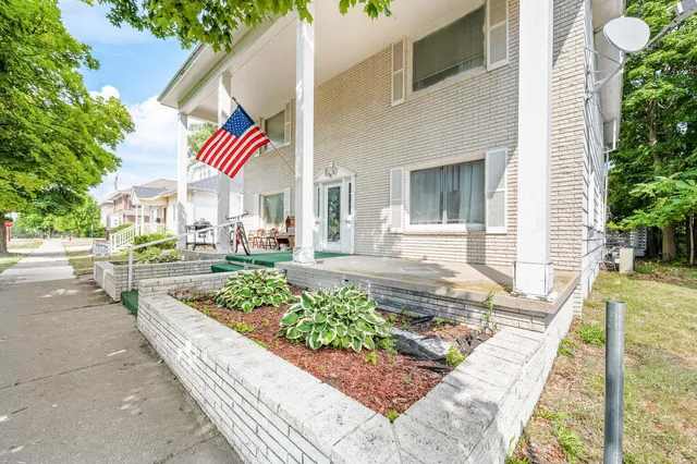 $271,900 | 117 South Warren Avenue, Big Rapids, MI 49307